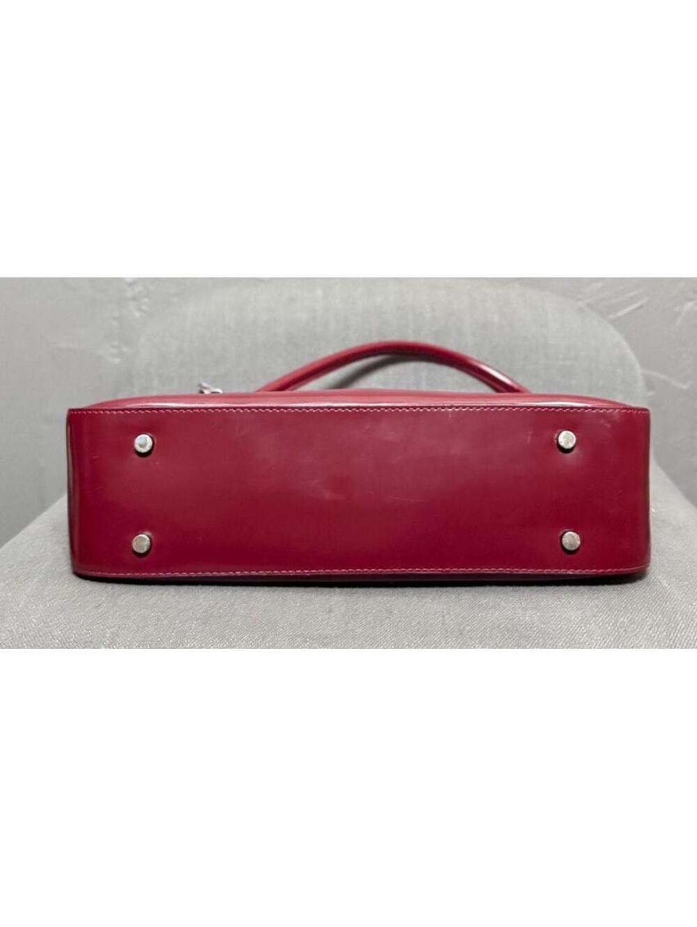 Y2K Burgundy Sleek Shoulder Bag with Silver Hardware from GUESS 90's Minimalist - Picture 6 of 10